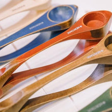 Charger l'image dans la galerie, Cuillères musicales québécoises - Héritage (Québec) Cuillère musicale québécoise - Giboulée - Héritage Old fashioned multiple tones - Cuillère musicale québécoise vintage à l'ancienne instrument fait main Montréal Québec Canada folklore rigodon