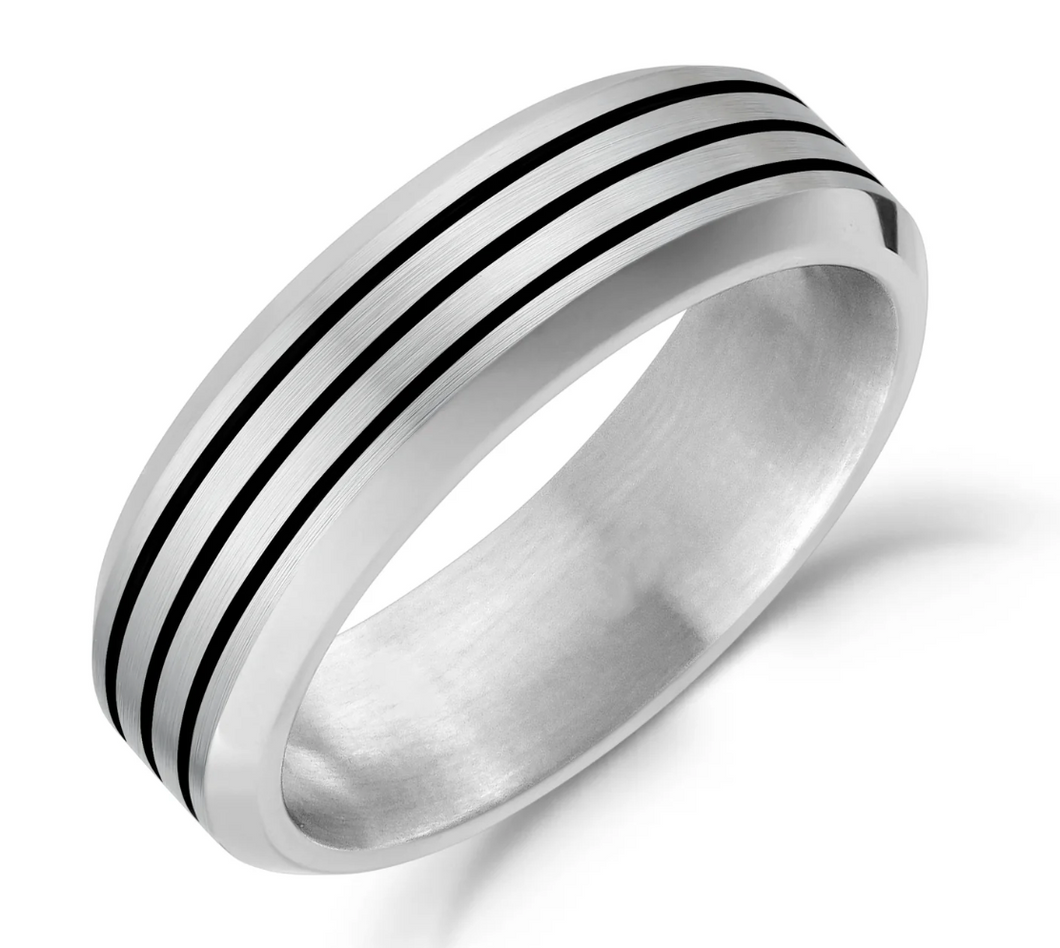 Bague à bords biseautés et lignes noires