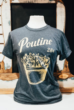 Charger l&#39;image dans la galerie, t shirt poutine quebec gravy french fries cheese curds tee shirt poutine canada national dish meal plat national canada quebec montréal hand printed 
