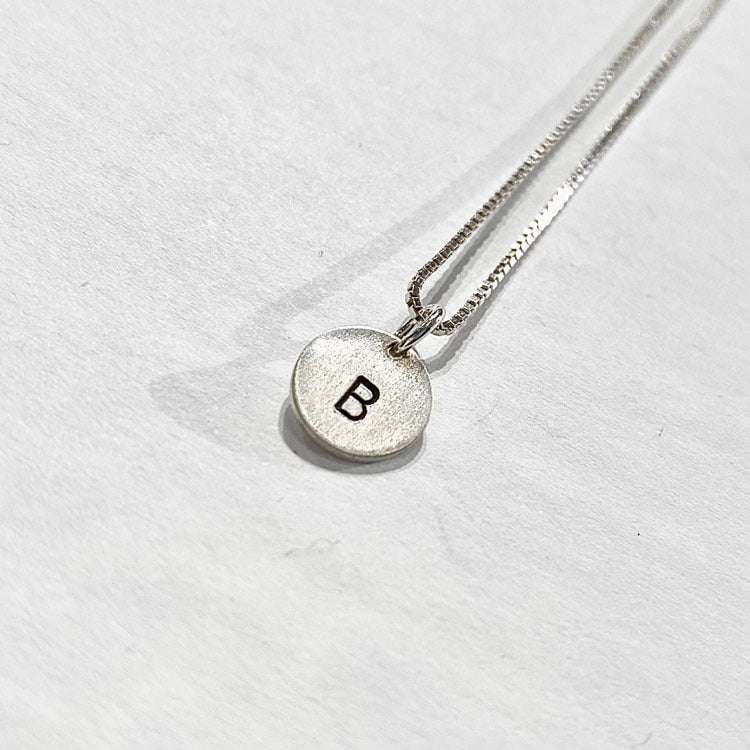 Collier pendentif alphabet en argent - Lettre B