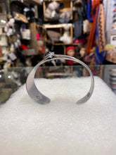 Charger l&#39;image dans la galerie, Bracelet pour femme léger avec hématite  - Petit
