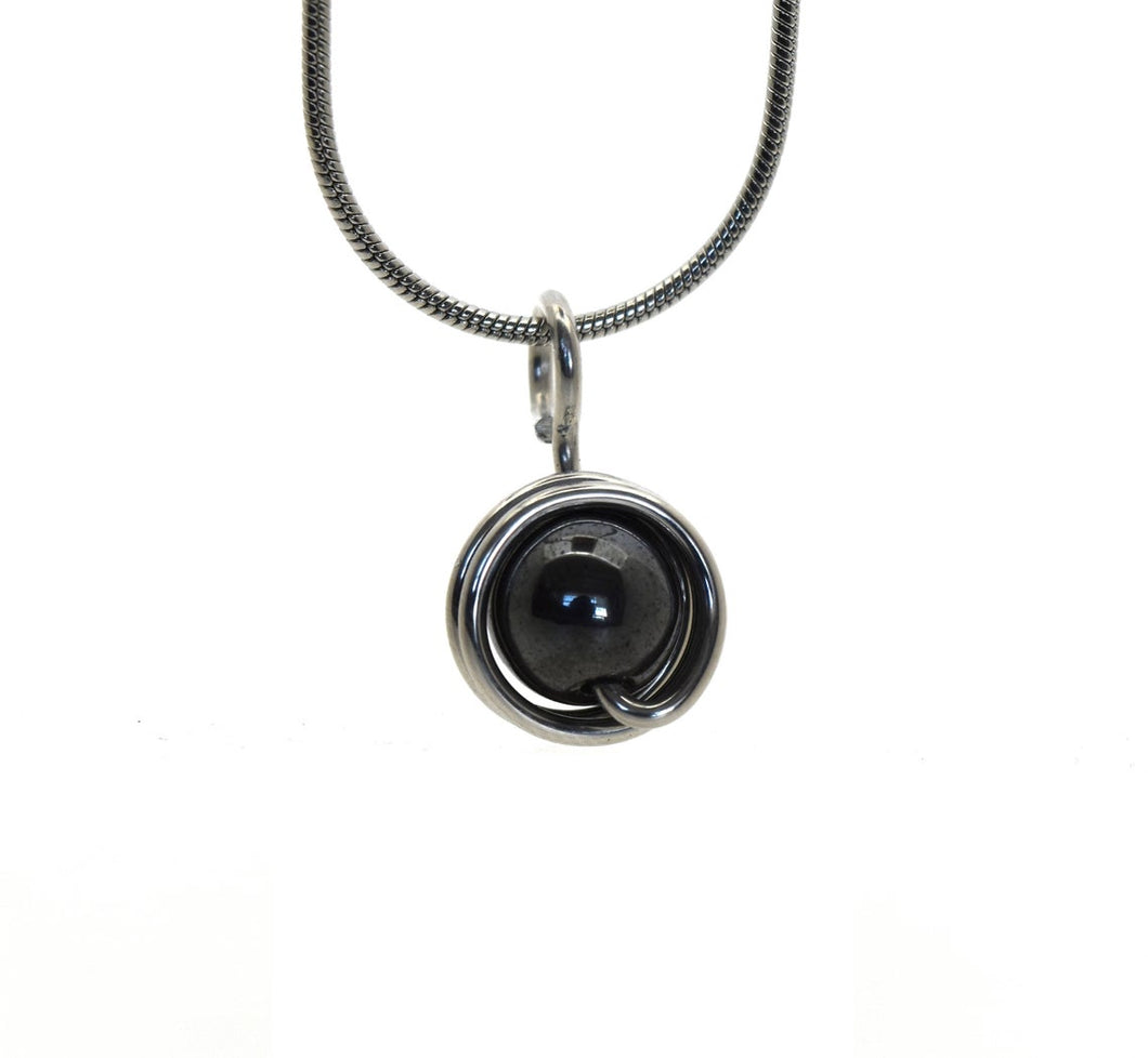 Pendentif pour femme simple hématite noir ManifestDesign