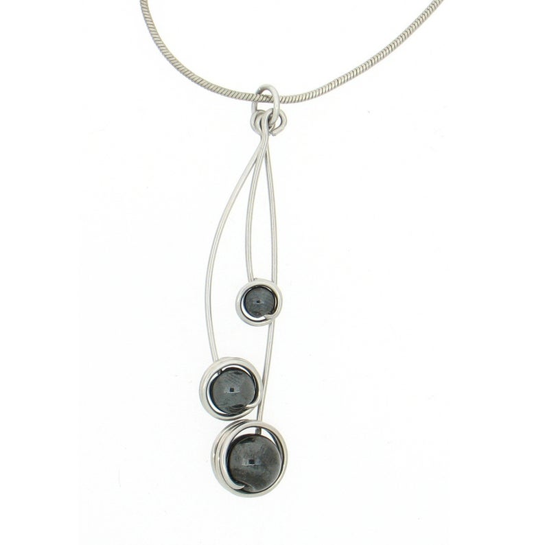 Pendentif pour femme triple hématite noir (grand) ManifestDesign